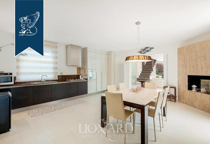 Image No.16-5 Bed Villa for sale