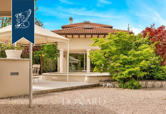 Image No.6-5 Bed Villa for sale