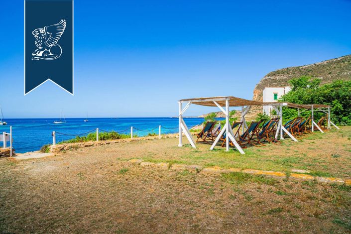 Image No.4-Un hôtel de 43 chambres à vendre à Favignana