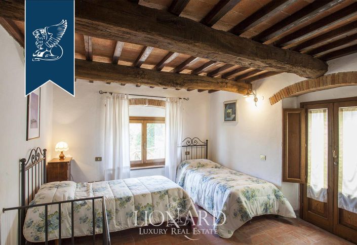 Image No.35-7 Bed Country House for sale