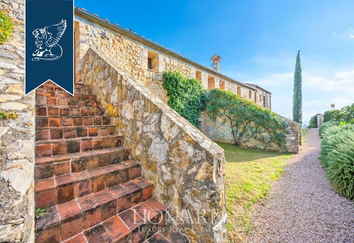 Image No.14-13 Bed Farmhouse for sale