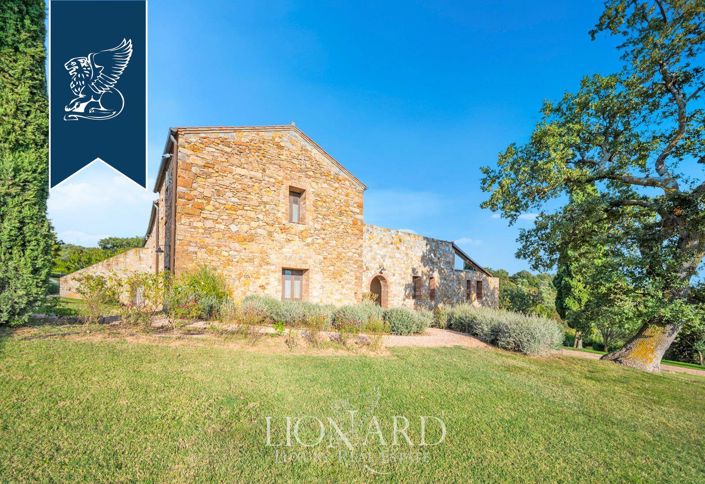 Image No.17-13 Bed Farmhouse for sale