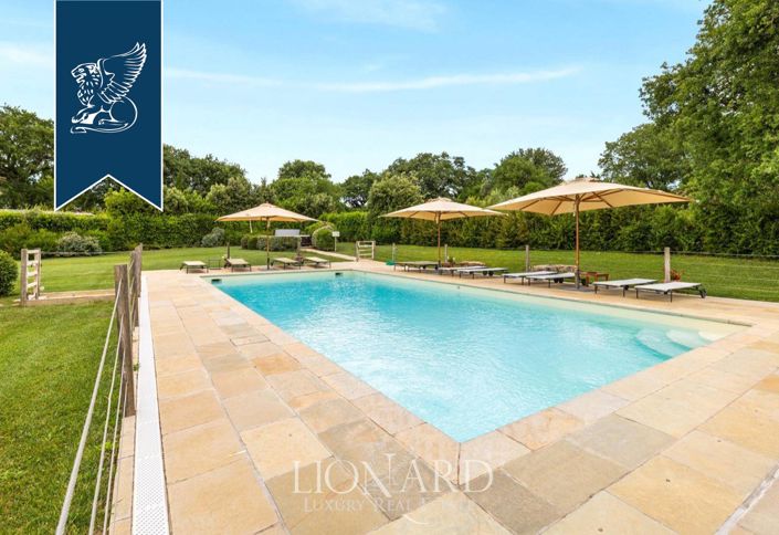 Image No.7-13 Bed Farmhouse for sale