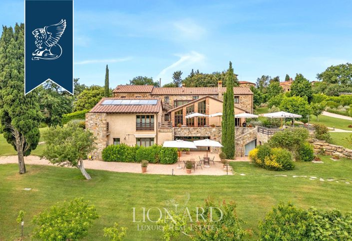 Image No.9-13 Bed Farmhouse for sale