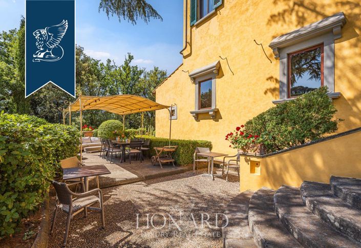 Image No.10-8 Bed Villa for sale