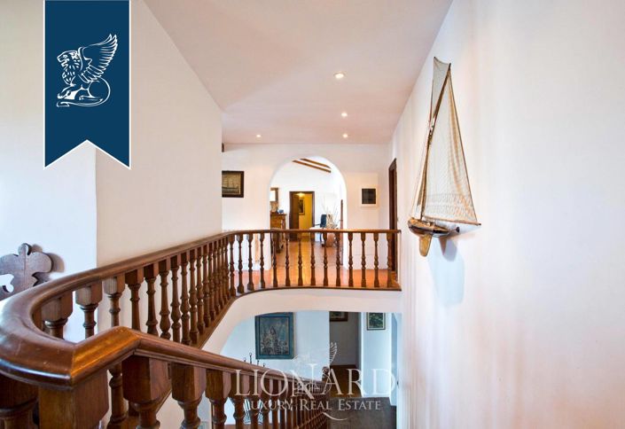 Image No.19-10 Bed Villa for sale