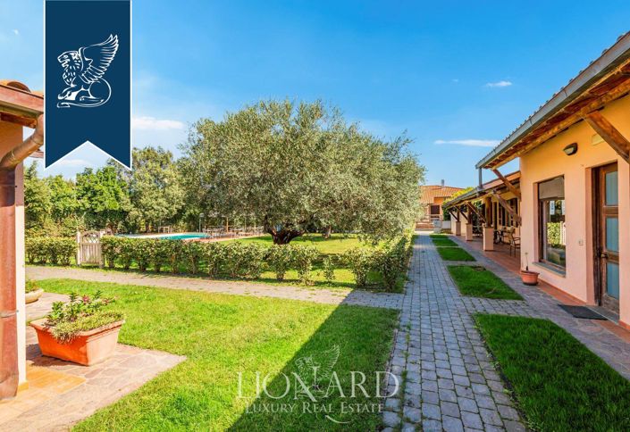 Image No.13-10 Bed Farmhouse for sale