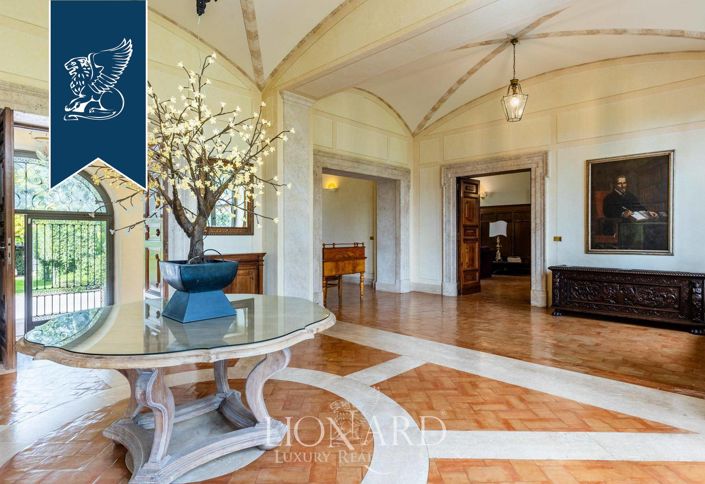 Image No.11-21 Bed Villa for sale