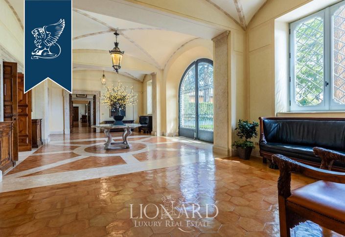 Image No.12-21 Bed Villa for sale