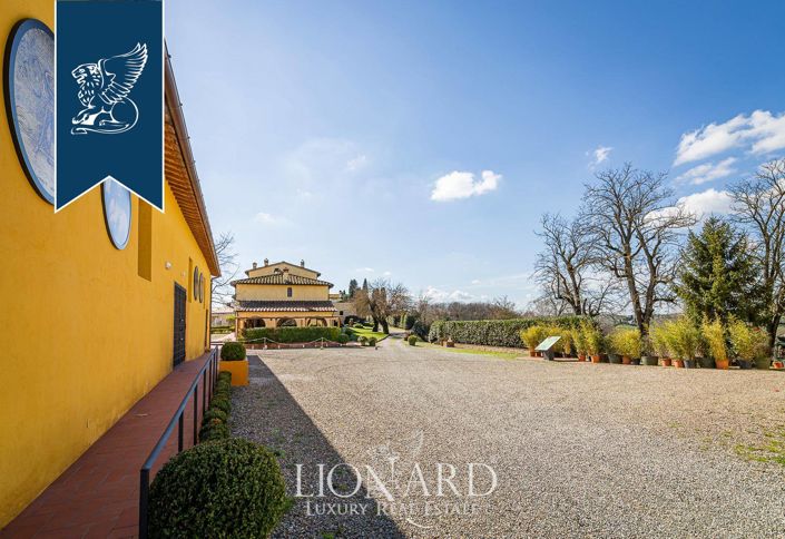 Image No.18-12 Bed Villa for sale