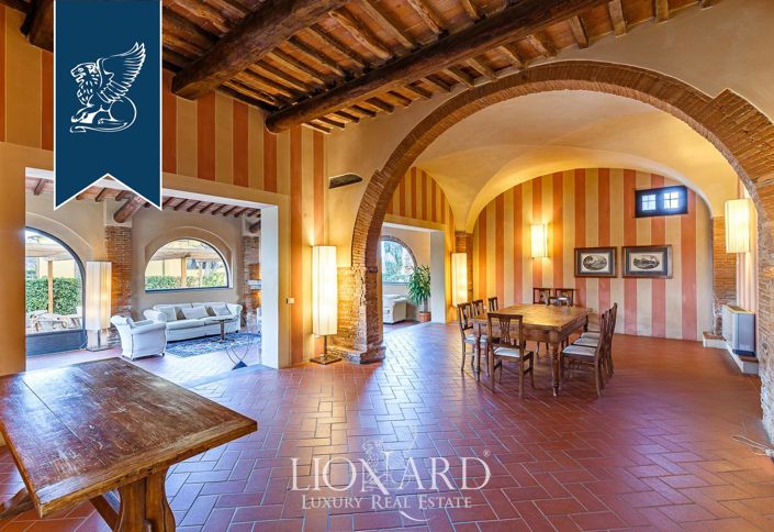 Image No.26-12 Bed Villa for sale