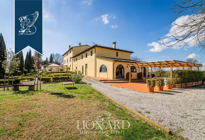 Image No.4-12 Bed Villa for sale