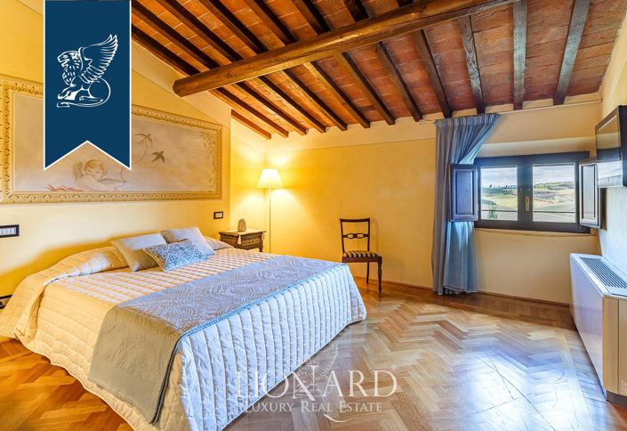 Image No.48-12 Bed Villa for sale