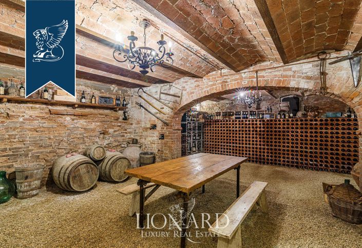 Image No.60-12 Bed Villa for sale