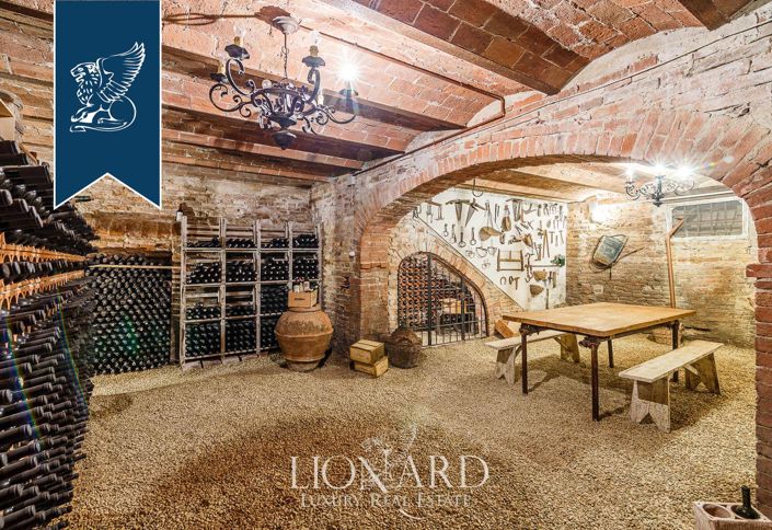 Image No.63-12 Bed Villa for sale