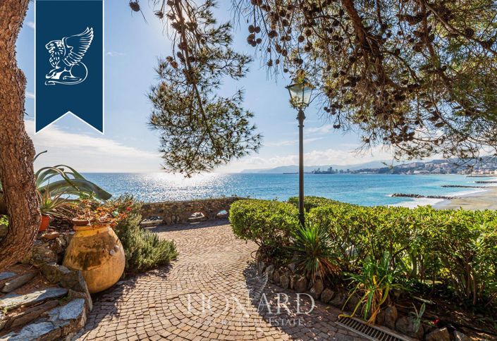 Image No.12-8 Bed Villa for sale