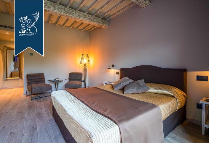 Image No.12-Ferme de 19 chambres à vendre à Montevarchi