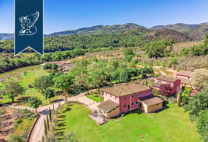 Image No.2-Ferme de 19 chambres à vendre à Montevarchi