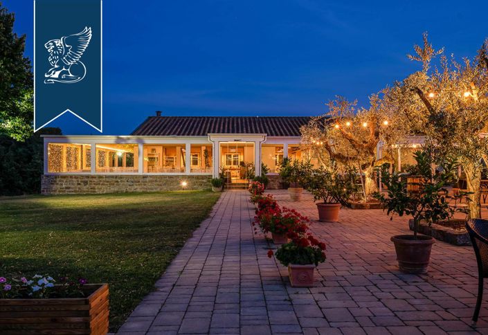 Image No.8-Ferme de 19 chambres à vendre à Montevarchi