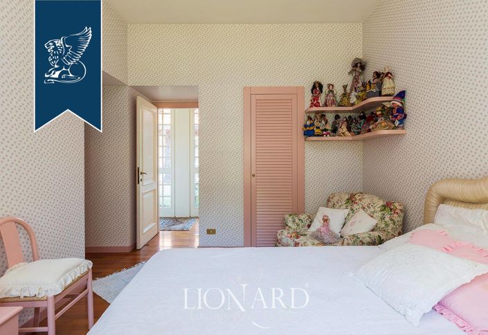 Image No.30-5 Bed Villa for sale