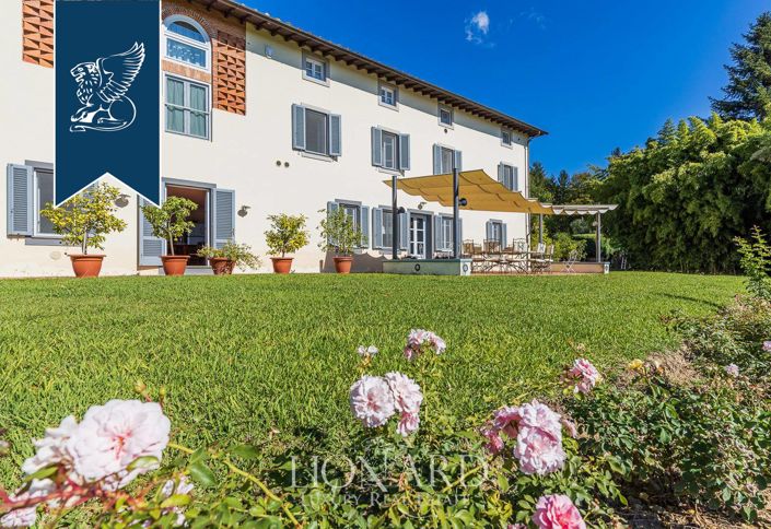 Image No.11-8 Bed Villa for sale