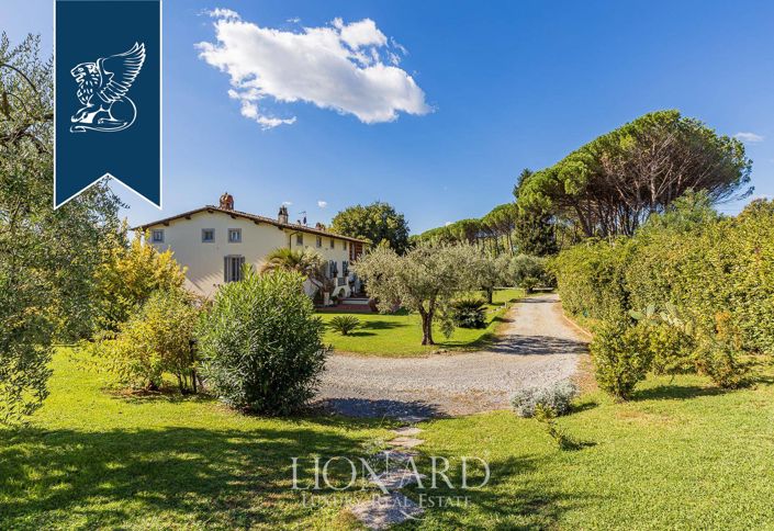 Image No.20-8 Bed Villa for sale