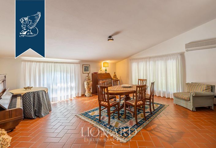 Image No.34-8 Bed Villa for sale