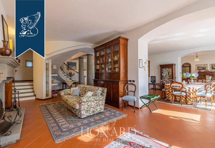 Image No.54-8 Bed Villa for sale