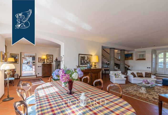 Image No.57-8 Bed Villa for sale