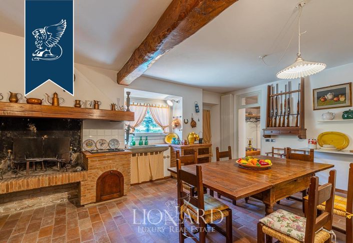 Image No.65-8 Bed Villa for sale