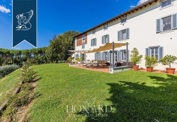 Image No.9-8 Bed Villa for sale