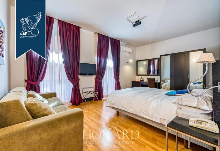 Image No.13-Un hôtel de 12 chambres à vendre à Naples