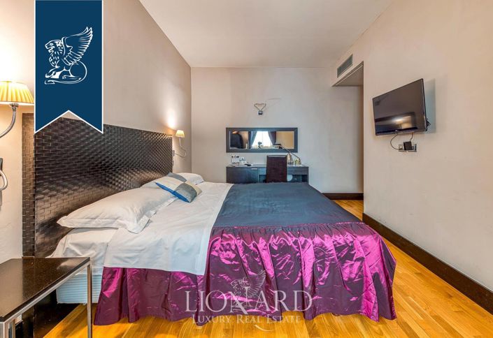 Image No.8-Un hôtel de 12 chambres à vendre à Naples