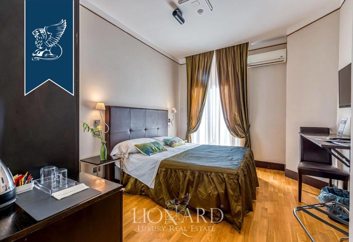 Image No.9-Un hôtel de 12 chambres à vendre à Naples