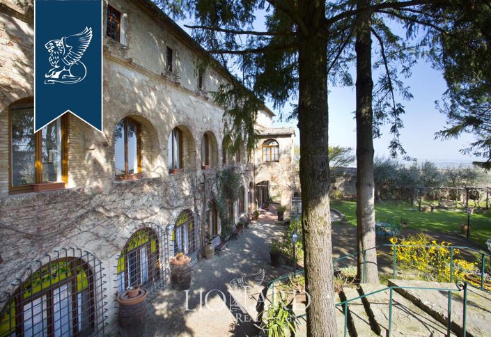 Image No.14-13 Bed Hotel for sale