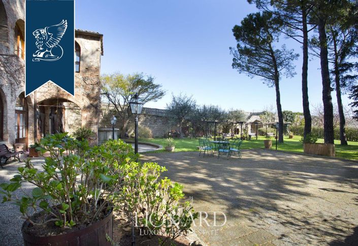 Image No.8-13 Bed Hotel for sale