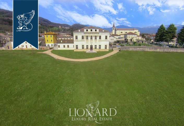 Image No.20-8 Bed Villa for sale