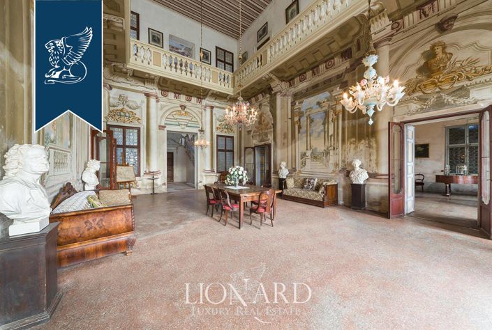 Image No.24-8 Bed Villa for sale