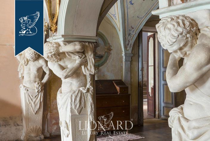 Image No.31-8 Bed Villa for sale