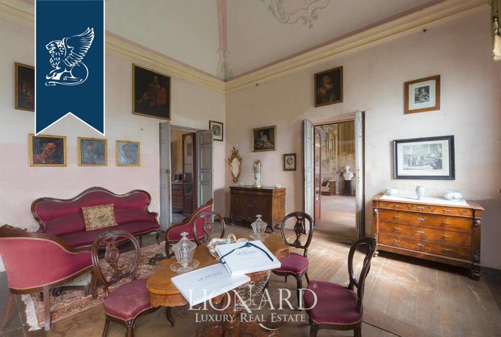 Image No.41-8 Bed Villa for sale