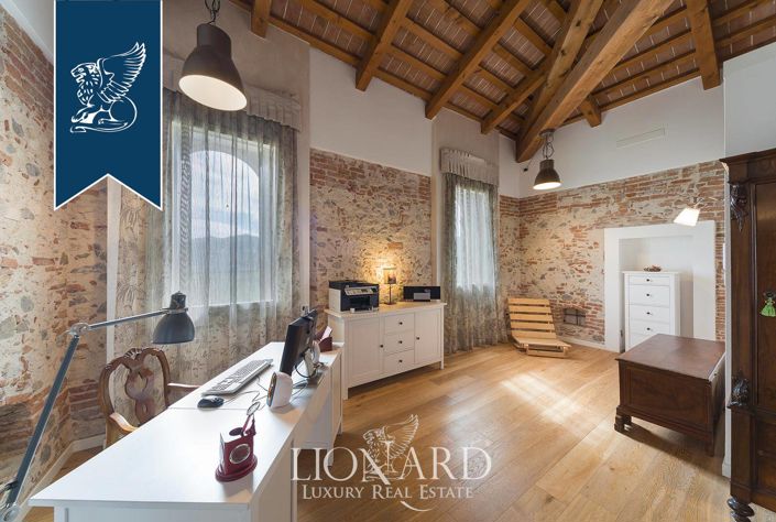 Image No.52-8 Bed Villa for sale