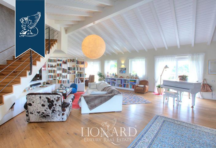 Image No.14-14 Bed Hotel for sale