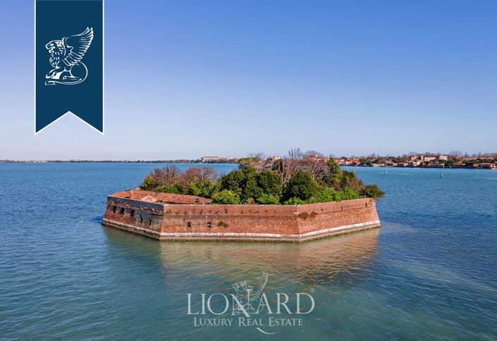 Image No.9-5 Bed Villa for sale