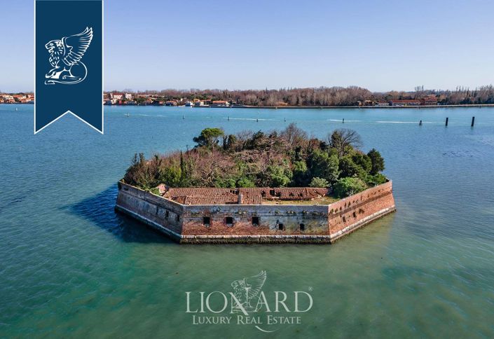 Image No.5-5 Bed Villa for sale