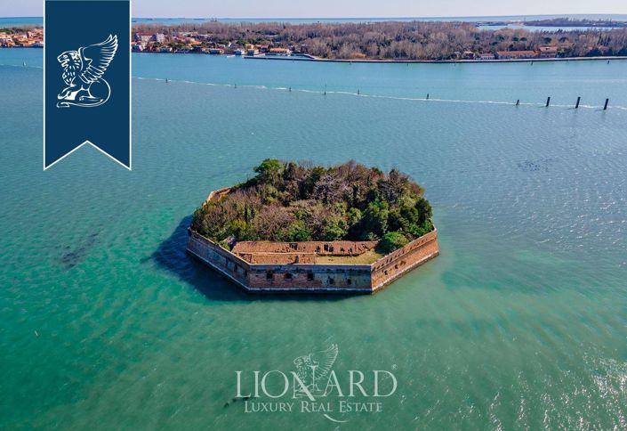 Image No.6-5 Bed Villa for sale