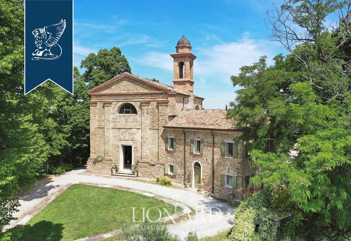 Image No.33-10 Bed Property for sale