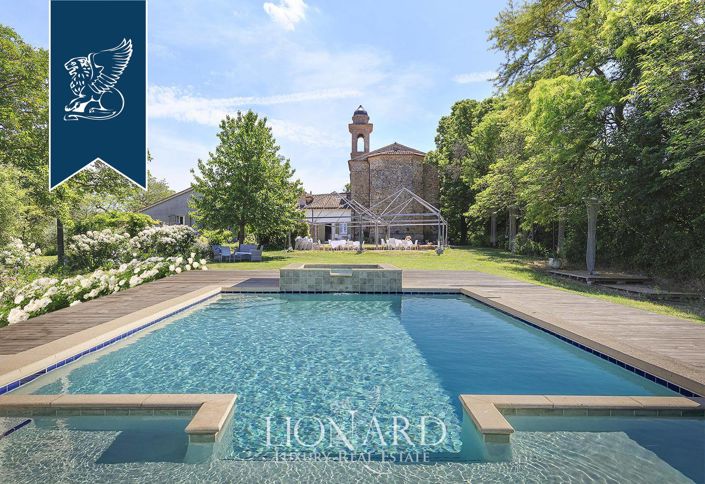 Image No.7-10 Bed Property for sale