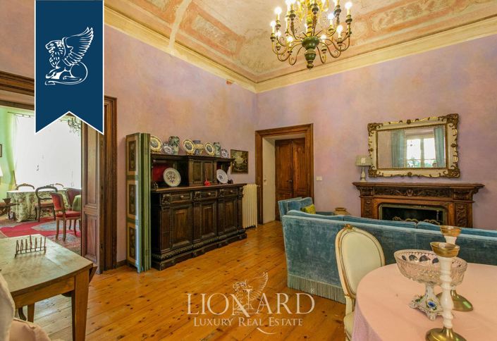 Image No.13-36 Bed Villa for sale