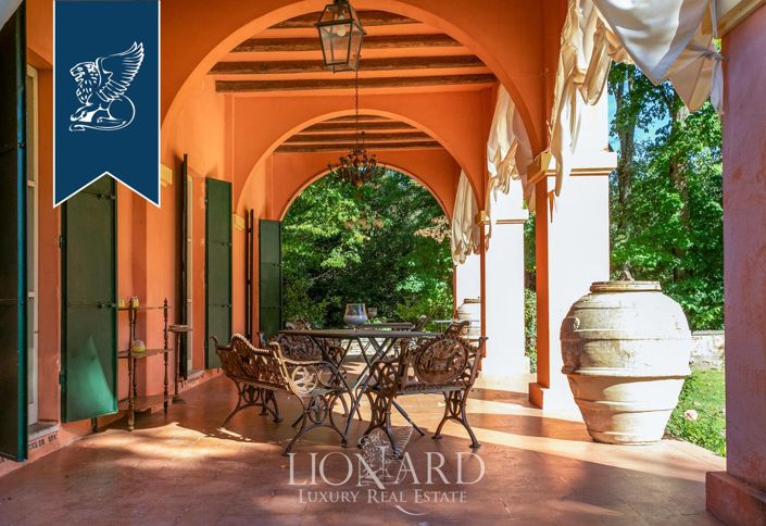 Image No.7-36 Bed Villa for sale