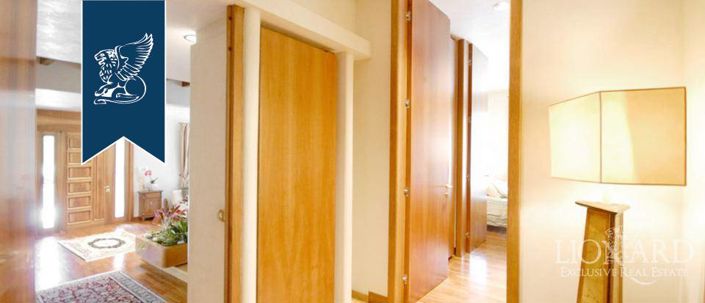 Image No.8-3 Bed Villa for sale